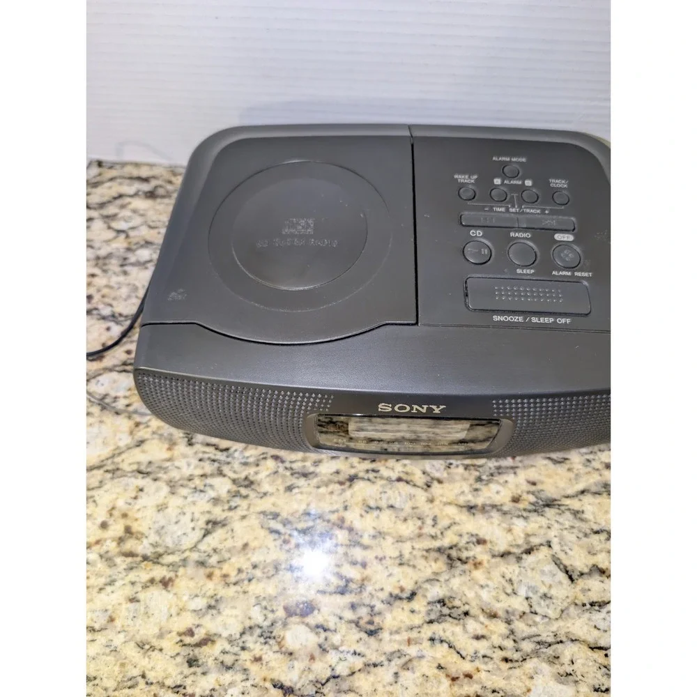Sony ICF-CD820 AM/FM Stereo Dual Alarm Clock Radio with CD Player Tested Works